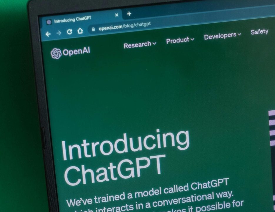 Campaña digital exitosa desarrollada por Soluciones de Marca con IA como ChatGPT, Gemini, SORA